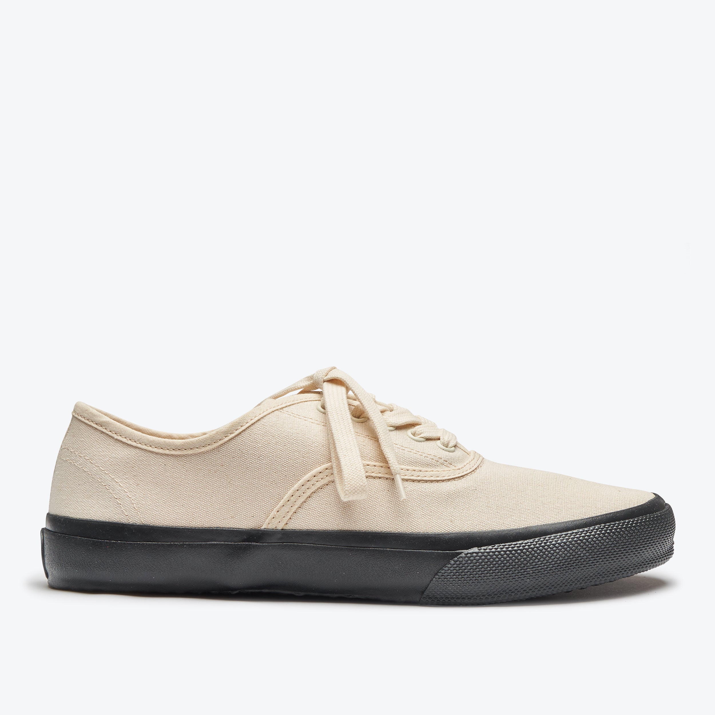 Lot 010 - Ecru / Black