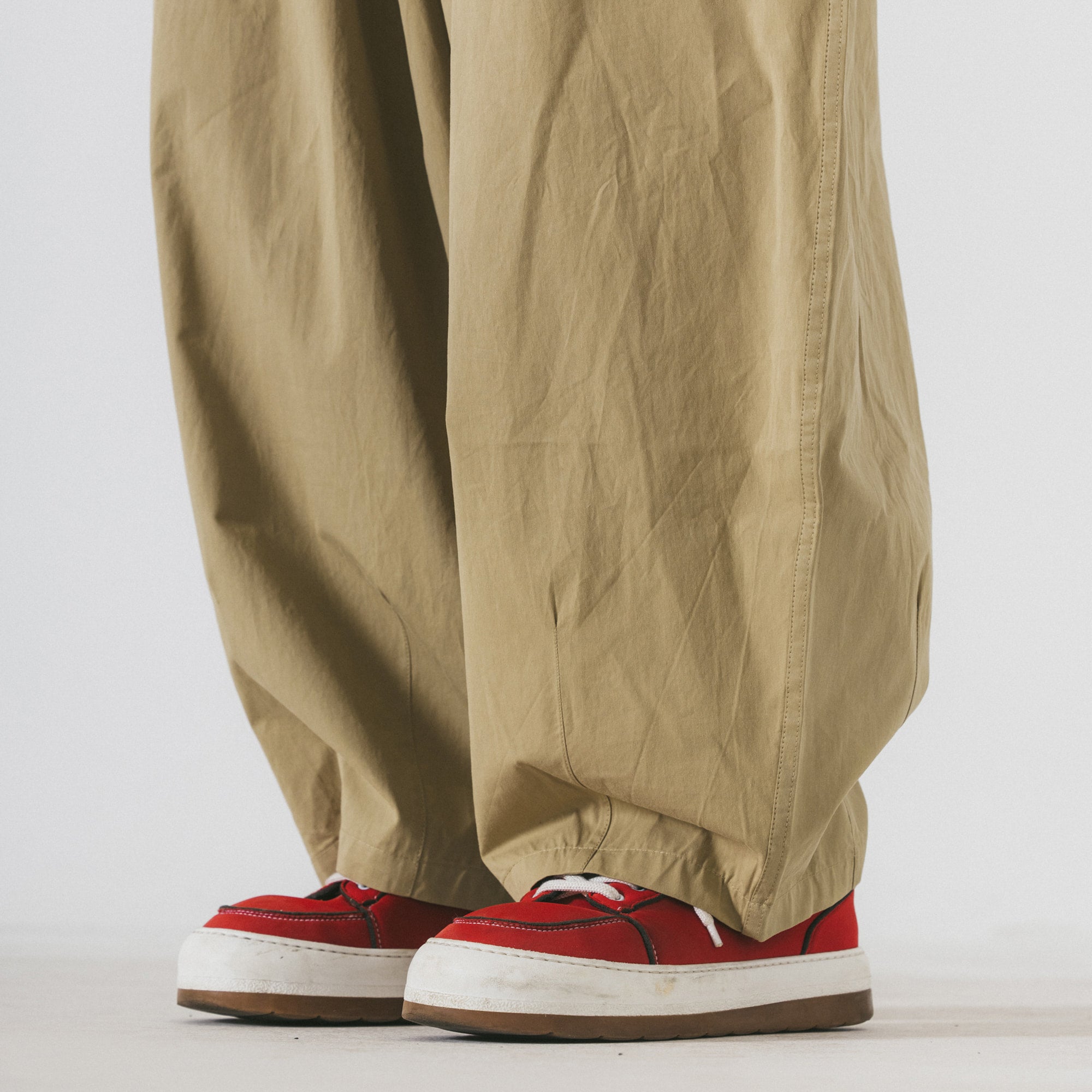 ESSENTIAL EASY BALLOON PANTS - BEIGE