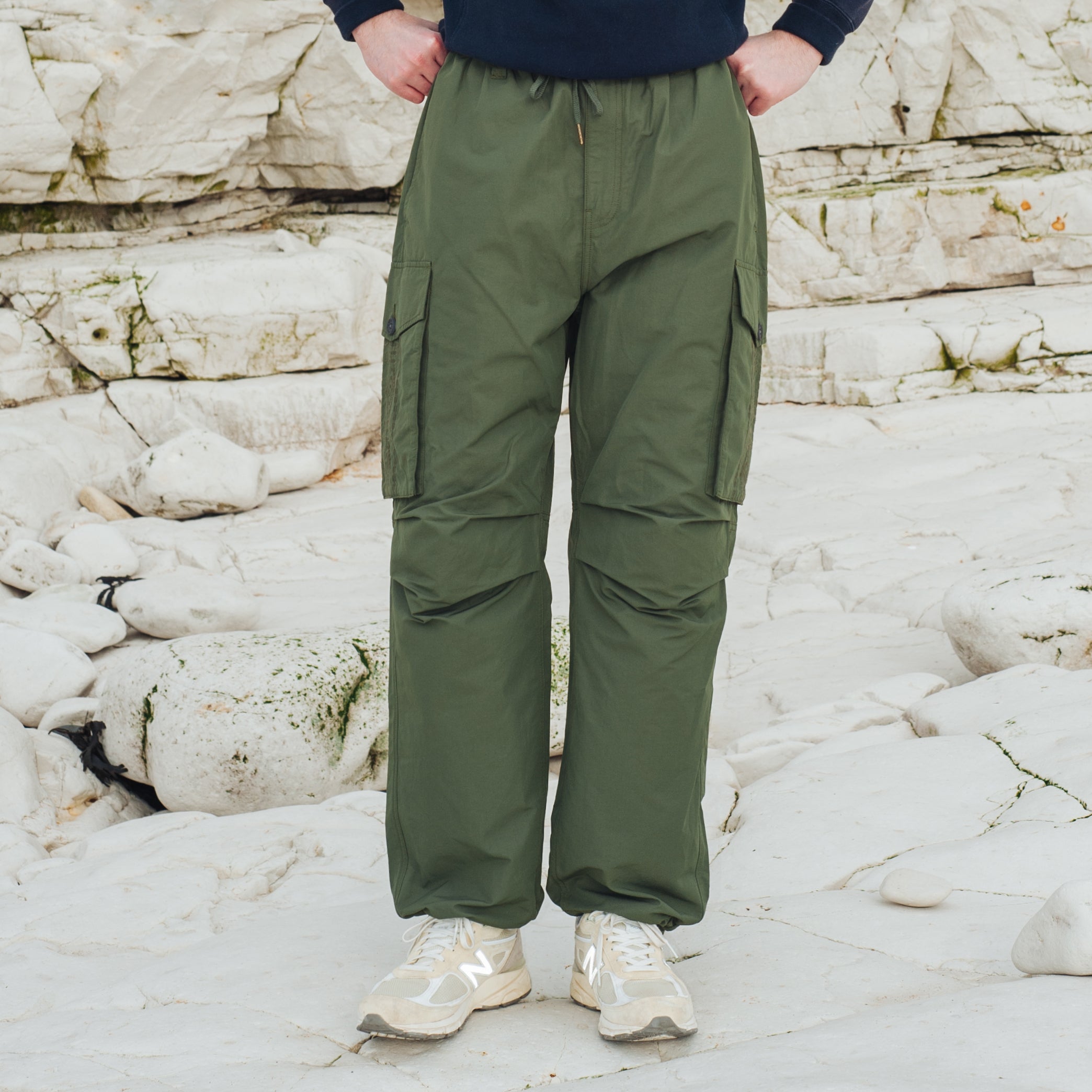 PARACHUTE CARGO PANTS - OLIVE
