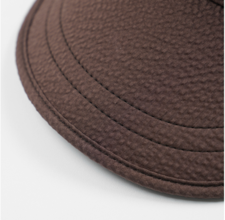SEERSUCKER FEATHER CAP - BROWN