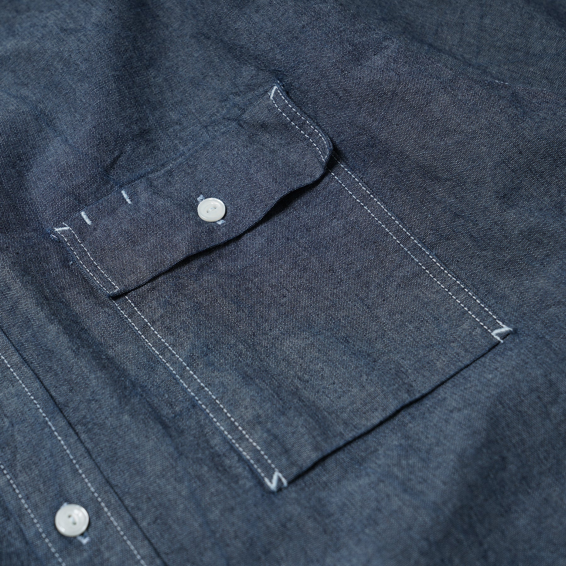 CIGARETTE POCKET CHAMBRAY SHIRT - INDIGO