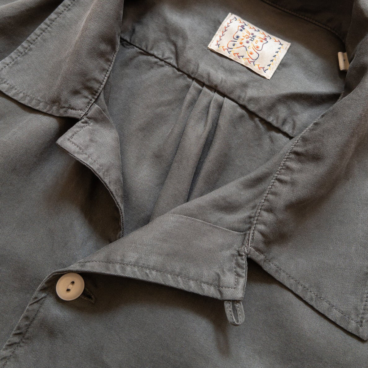 GABARDINE PATIO SHIRT - FADED BLACK