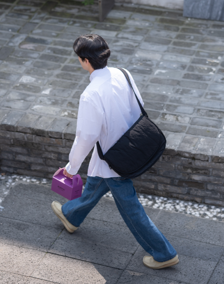 NYLON RUNNERS BAG - BEIGE