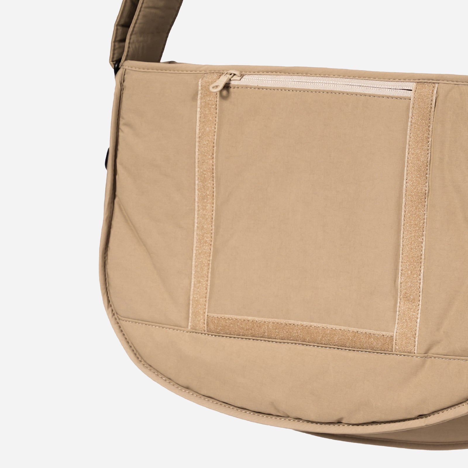 NYLON RUNNERS BAG - BEIGE