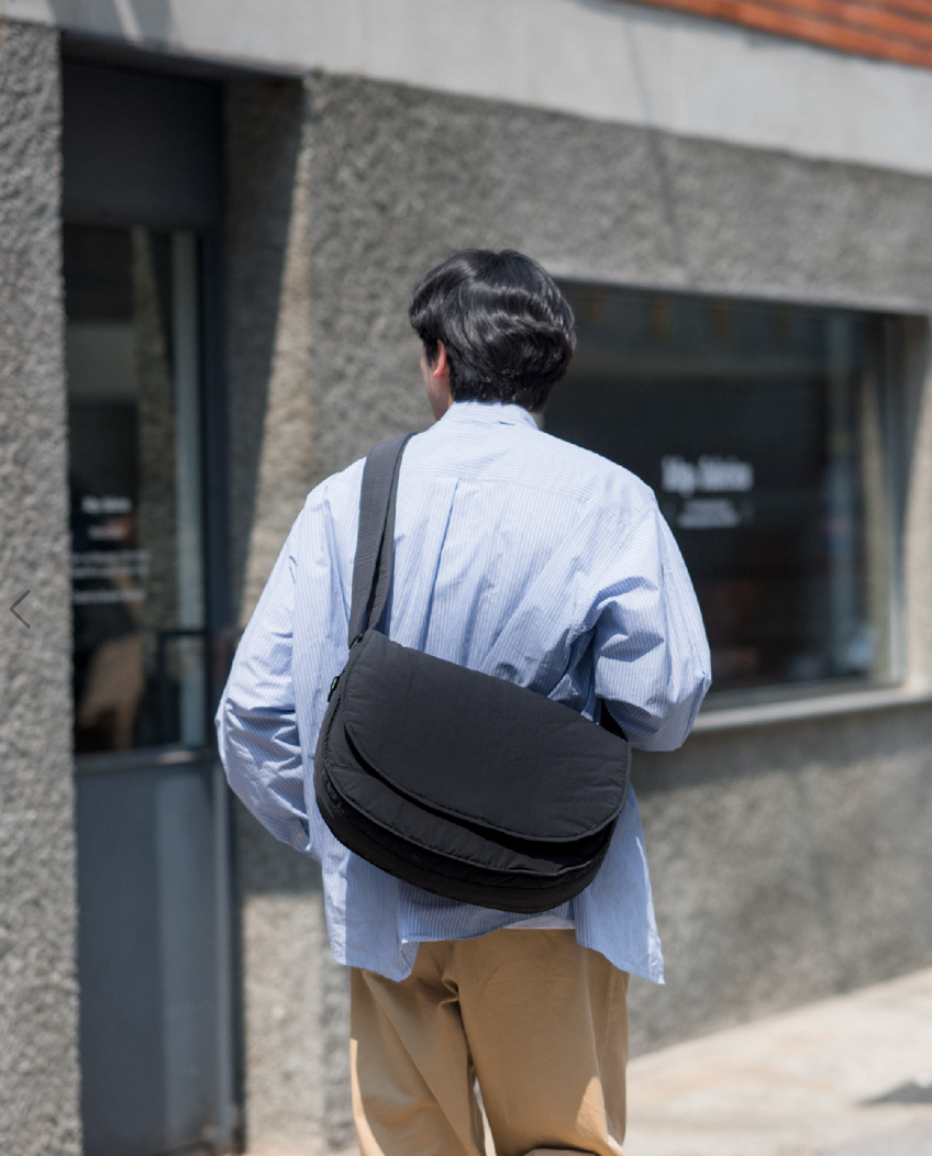 NYLON RUNNERS BAG - BEIGE